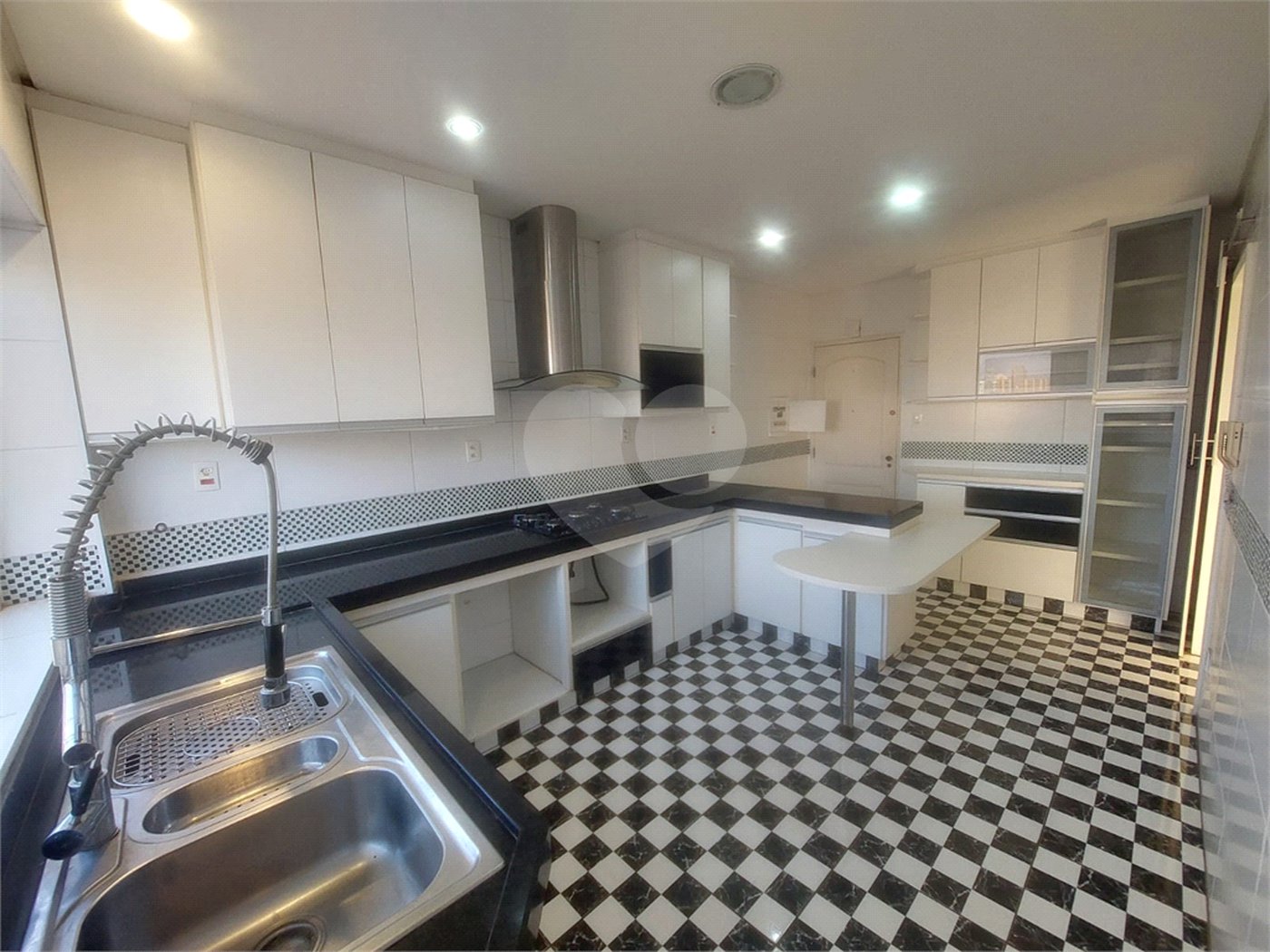 Apartamento Edifício Roberto Martinez .