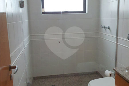 Casa à venda com 2 quartos, sendo 1 suíte, no condomínio Flamboyant, São Paulo - SP