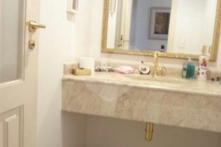 Apartamento em Moema