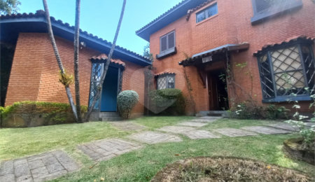 Sobrado à venda com 4 quartos, sendo 1 suíte,  em Vila Costa do Sol, São Carlos, SP