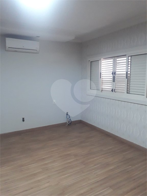 Excelente casa para venda no Parque Fher