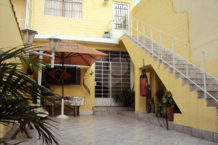 Sobrado a venda com 160 m², 4 quartos e 2 vagas