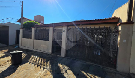 Casa à venda com 3 quartos, sendo 1 suíte,  em Residencial Samambaia, São Carlos, SP