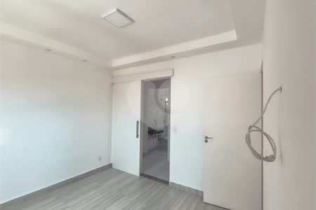 Casa com Suíte Master, Closet, Piscina e Espaço Gourmet Próxima ao Parque Ecológico- 03 quartos -com quintal