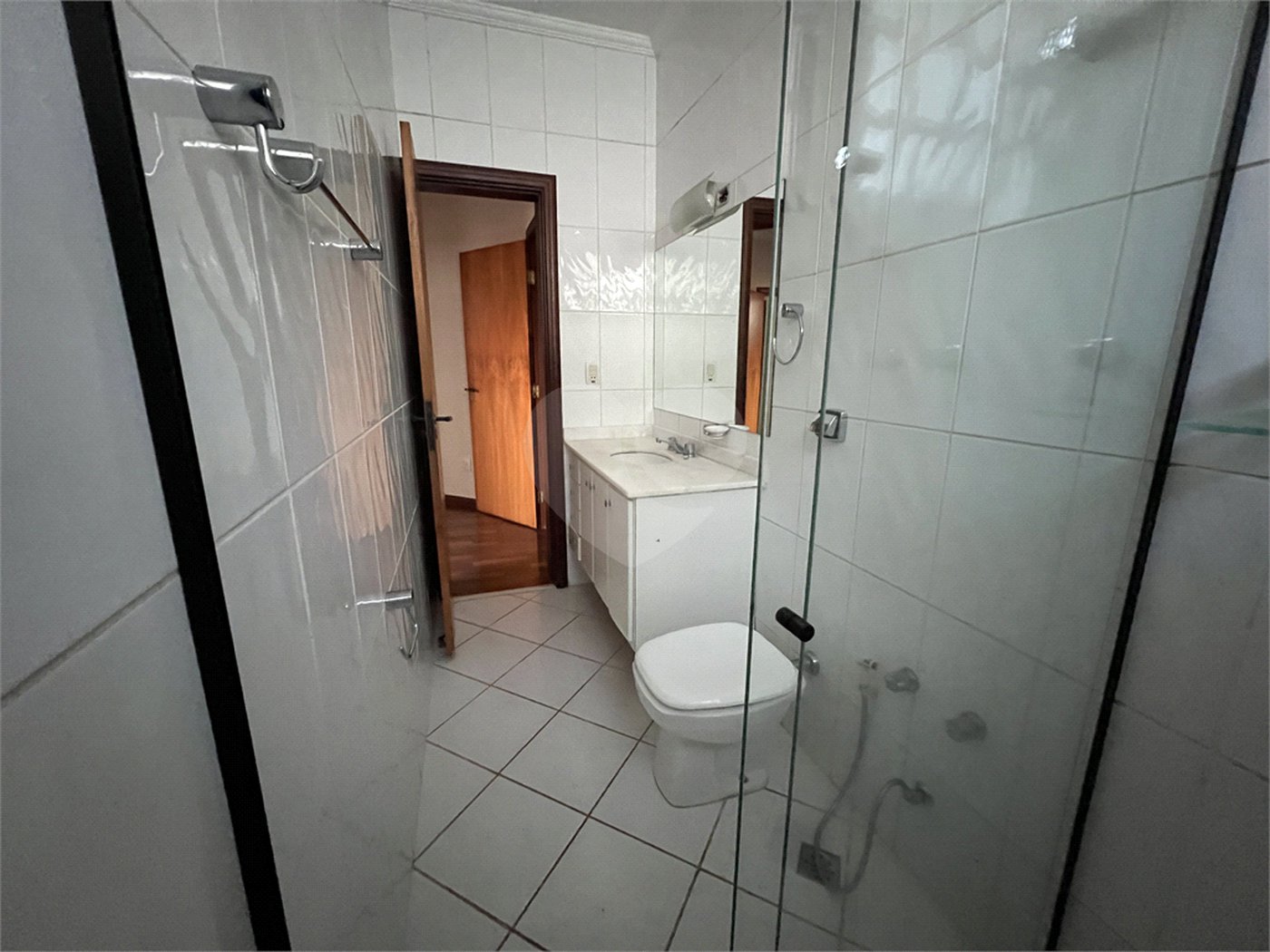 CASA COM 3 QUARTOS NO CONDOMÍNIO GRAND VILLE