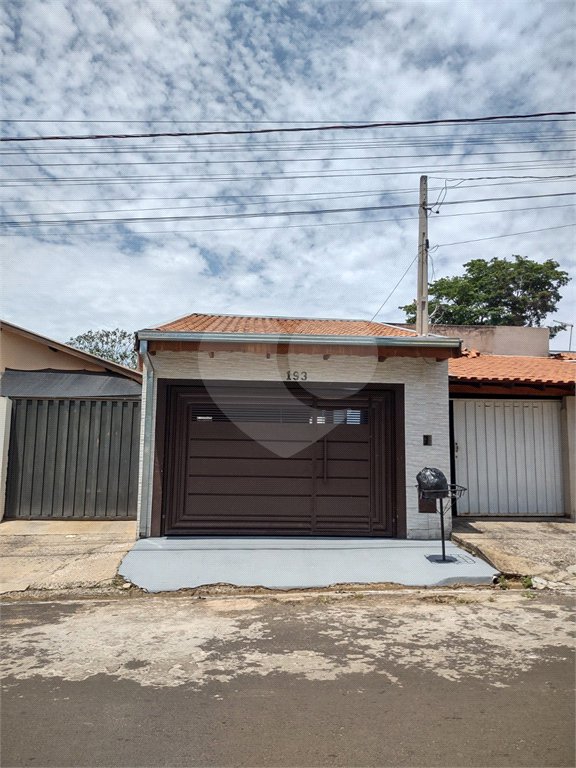Casa térrea no Cidade Aracy .