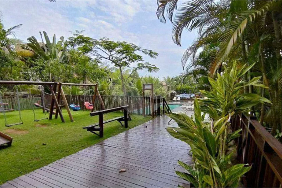 Maravilhosa Casa em Condomínio com 4 Suítes na Praia de Juquehy!!!