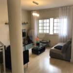 Casa Sobrado à venda no Planalto Paulista de 153m² com 3 dormitórios e 2 vagas