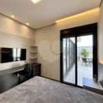 Indaiatuba - Sp - Condominio Maria Candida - R$ 2.250.000,00 - 3 suítes, sendo 1 master com closet e banheiro com duas cubas e dois chuveiros - Escritório - Piscina em Alvenaria aquecida e Hidro com Iluminação - Ar Condicionado instalado em todos os quartos, escritorio, sala e area gourmet