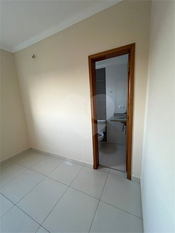 Apartamento no Condomínio Residencial Clarice.