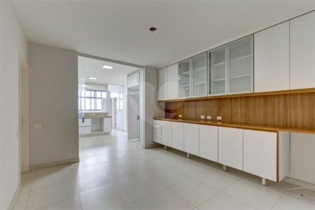Apartamento no Alto da Boa Vista Condomíno com vasta área verde, lazer e segurança..