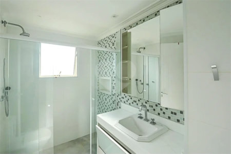 Cobertura de 260 m² em São Bernardo do Campo, com 4 dormitórios, 3 suítes, piscina privativa, espaço gourmet e vista livre. Viva esse privilégio! Agende sua visita e encante-se!