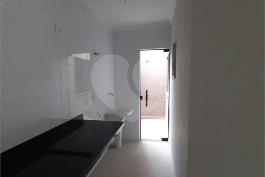 Apartamento com 37m2, 2 quartos, banheiro, sala, cozinha, quintal, SEM vaga de garagem