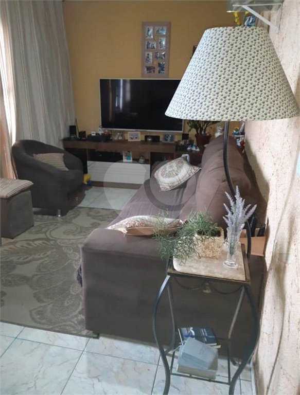 Casa versátil à venda: Casa com 2 Quartos, 3 Unidades Residenciais e Sala Comercial - Louveira
