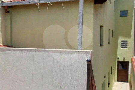 Casa com 324m², 4 dormitórios, sendo 1 suíte, 4 vagas, à venda no Jardim Las Vegas em Santo André.