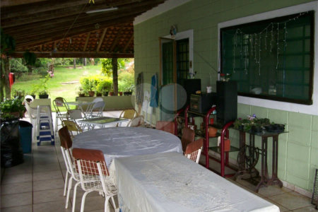 Chácara a venda no Aracê de Santo Antônio .