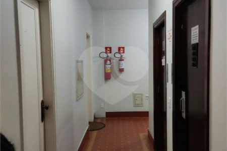 Apartamento para venda e locação na Aclimação de 108m² com 2 dormitórios e 2 banheiros, varanda
