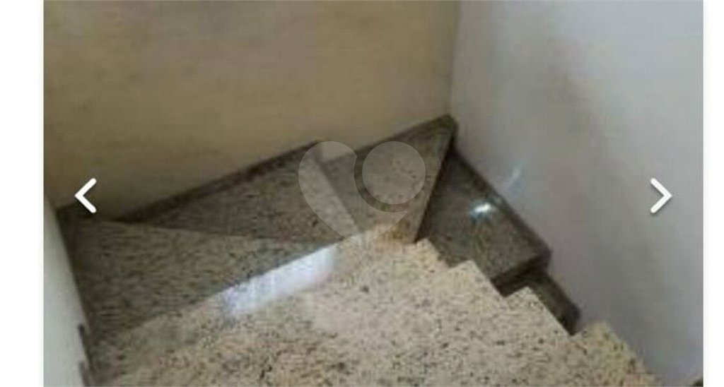 Casa com 205m² , 3 dormitórios , sendo todos suítes , 5 vagas , á venda no bairro Bangú em Santo André.