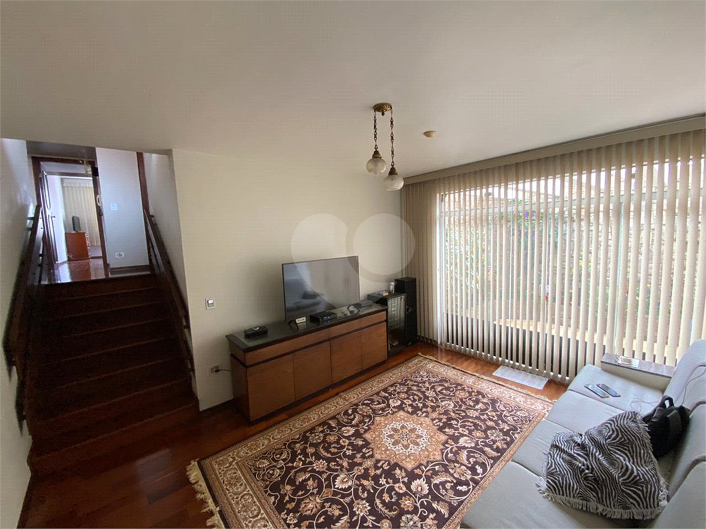 Casa Térrea com 3 suítes, sendo 1 suíte master.