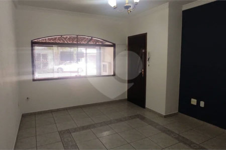 Casa com 180m², 3 dormitórios, 1 vaga, à venda na Vila Scarpelli em Santo André.