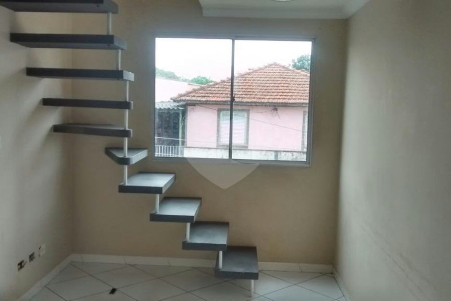 Ótima cobertura com 3 dormitórios,1 suíte, Condomínio com lazer e ótima localização.,