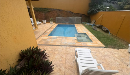 Casa à venda ou para alugar com 4 suítes em Ferradura, Armação dos Búzios, RJ