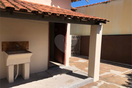 Casa para venda no Centro.