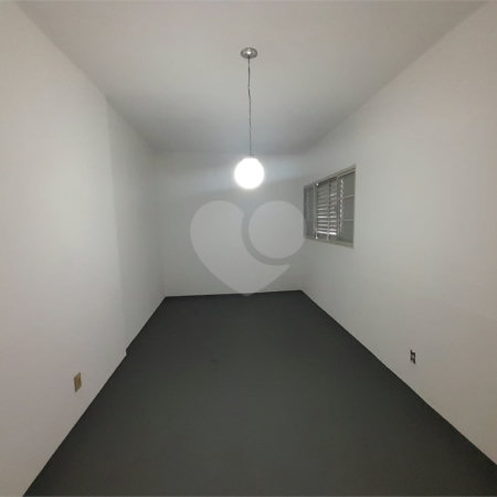 Casa Disponível para Venda ou Locação na Vila Nery – Ideal para Residência ou Comércio