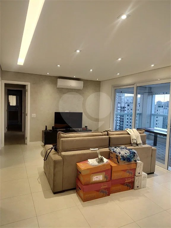 Apartamento à venda com 3 suítes em Vila Pompéia, São Paulo, SP