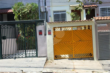 Casa com 122m² , 2 dormitórios , 1 vaga , à venda na Vila Clementino.