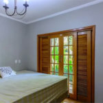 Casa à venda com 4 quartos, sendo 2 suítes,  em Granja Viana, Cotia, SP