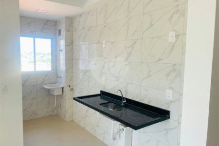 Casa á venda no Bairro Cidade Jardim