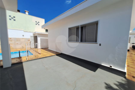Casa à venda com 2 dormitórios á venda.