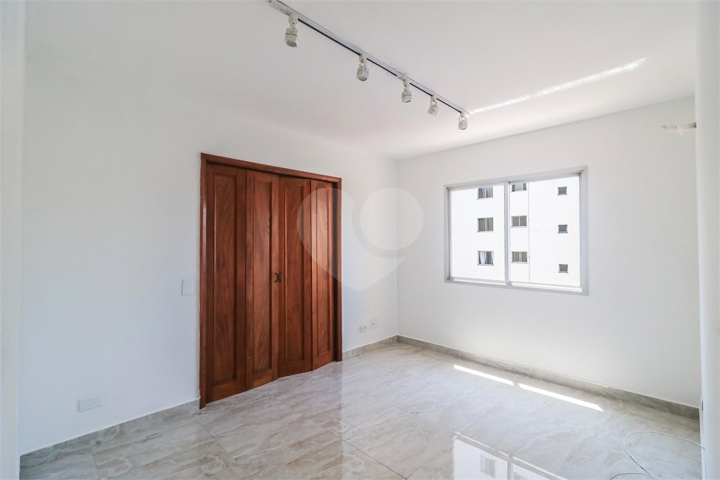 Apartamento 1 Dormitório à Venda na Rua Frei Caneca