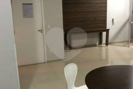 APARTAMENTO de 2 quartos (1 suíte) á venda em Santo André, 75m², 2 garagens fixas e cobertas, é entrar e morar!