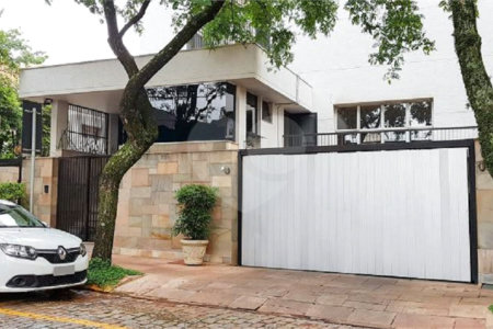 Apartamento no Condomínio Torello Dinucci