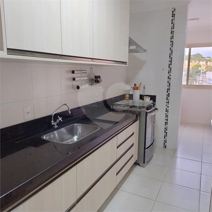 Apartamento em Atibaia com 2 dormitórios (1 suíte), 2 vagas de garagem, elevador, salão de festas, excelente localização