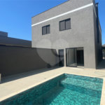 Casa Assobradada com 3 suítes na Vila Thais em Atibaia