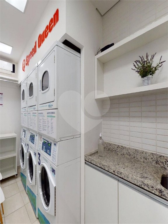 Apartamento Duplex com 1 Quarto e 2 Banheiros á Venda 60m² em Bela Vista - SP.