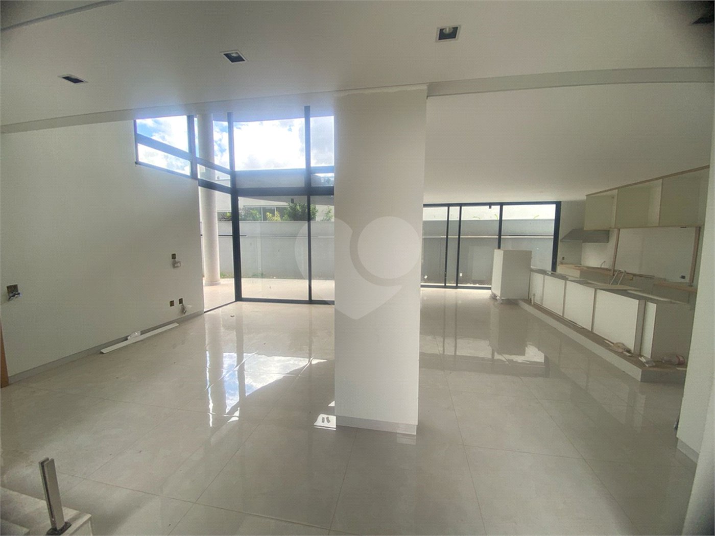 Casa à Venda no Condomínio Damha III