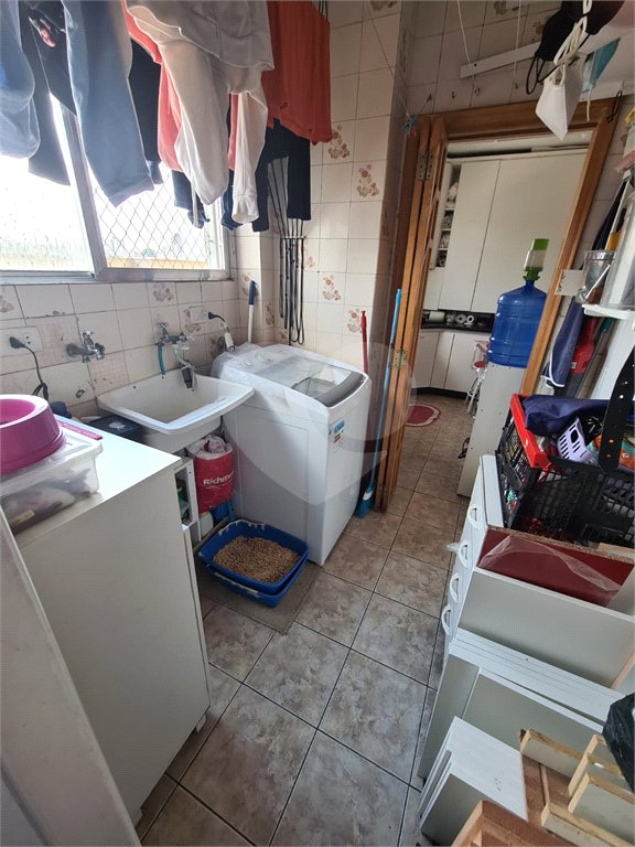 Apartamento com 3 dormitórios, sendo 1 suíte.