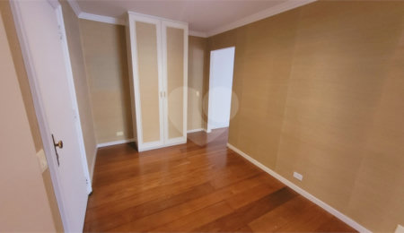 Apartamento à venda com 3 quartos, sendo 1 suíte, em Itaim Bibi, São Paulo, SP