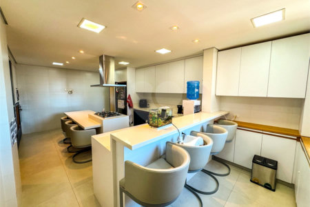 Apartamento à Venda no Centro de São Carlos - com 3 Suítes.