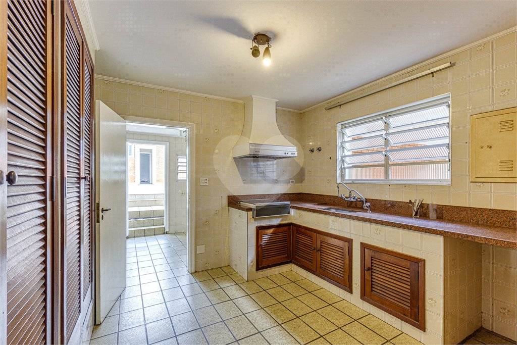 Casa Térrea à venda com 3 quartos, sendo 1 suíte,  em Alto da Boa Vista, São Paulo, SP
