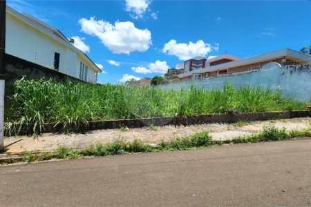 Terreno á venda no Parque Santa Monica