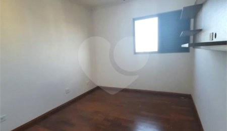 Cobertura à venda com 3 quartos, sendo 1 suíte,  no Centro, São Carlos, SP