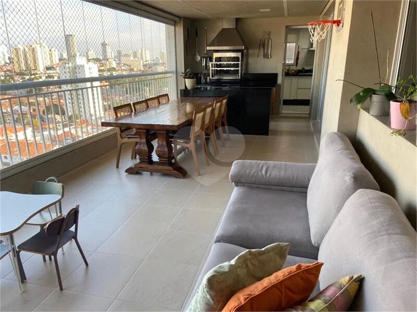 Apartamento à venda Mooca, 149m², andar alto, 3 suítes, 2 vagas, varanda gourmet, porteira fechada