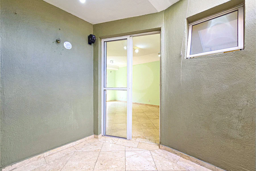 Casa em condomínio no Tucuruvi, 3 dormitórios, 1 suíte, 3 banheiros, 2 vagas e lazer com churrasqueira no condomínio