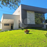 Casa a venda com 04 suítes área gourmet e 6 vagas para autos em condominio fechado Atibaia