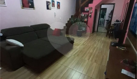 Sobrado à venda com 3 quartos, sendo 2 suítes,  em Vila Bertioga, São Paulo, SP